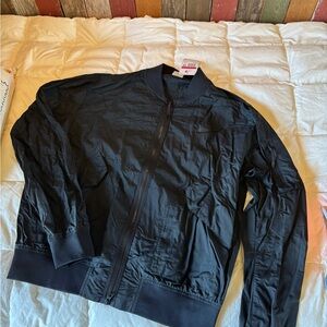 Nike Black Bomber Jacket-Parachute material. NWT-size L